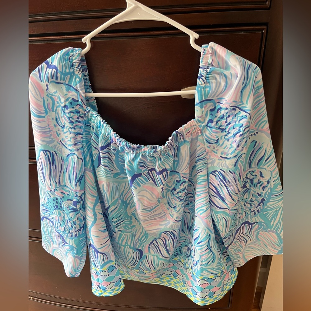 NWOT Lilly top